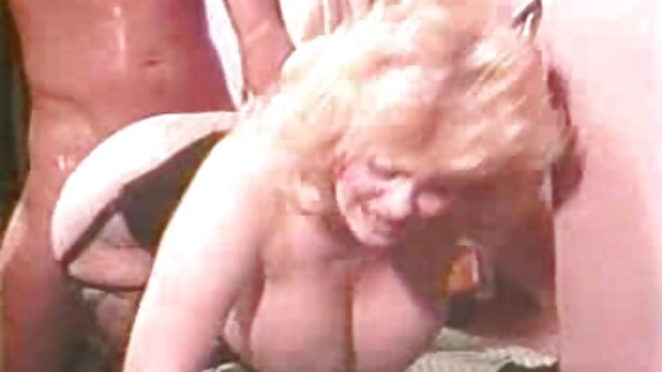 Ostoppbar vaginal borrning av stark man och charmig blondin