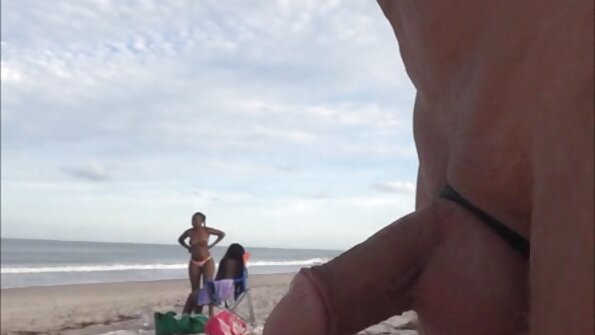 Hala röv Valentina Nappi analt knullad av en stor kuk